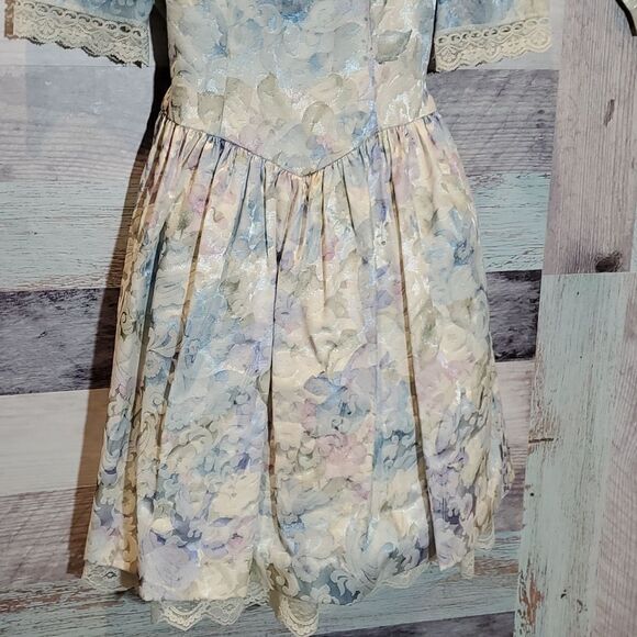 Jessica McClintock Girls 7 Floral Brocade Lace Bodice Dress - Picture 4 of 9